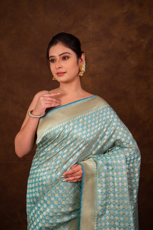 Pure Katan silk Kadhwa check Floral Bootidaar Jangla with Traditional Border Banarasi Saree